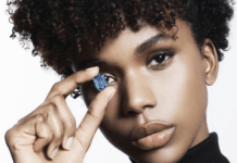 Kim cương xanh lớn nhất thế giới chốt giá 57,5 triệu USD