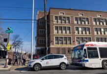 Phụ huynh Philly tìm cách can thiệp vào một vụ kiện về việc ai giám sát sự an toàn của các tòa nhà trường học trong thành phố