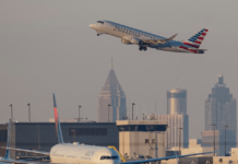 Mỹ cắt giảm 10% lưu lượng không lưu tại 40 sân bay lớn: Khủng hoảng hàng không vì chính phủ đóng cửa