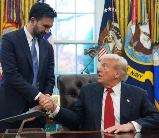 Cuộc gặp gây kinh ngạc ở Nhà Trắng