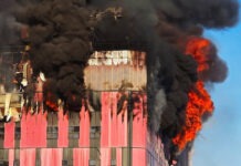 Ngọn lửa khổng lồ nuốt chửng kho hàng thời trang Hàn Quốc