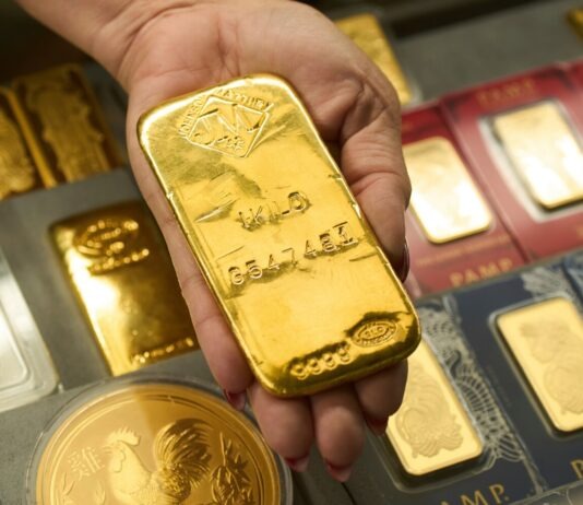 Giá vàng thế giới lao dốc: Chuyên gia lý giải nguyên nhân