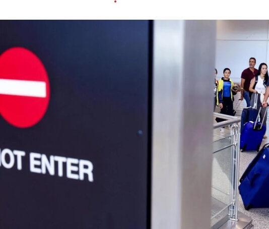 Mỹ dừng xử lý hồ sơ nhập cư từ 19 quốc gia