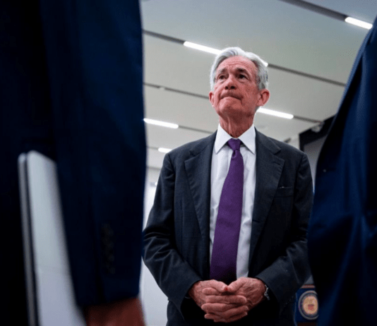 Quyết định hạ lãi suất trong năm tới của Fed gặp ‘đá tảng’