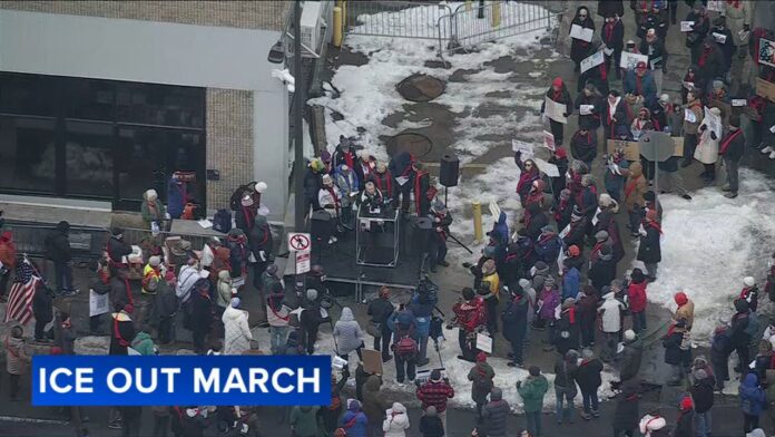 18608442_021626-wpvi-ice-out-chinatown-noon-vid