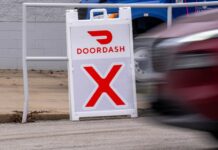 DoorDash và Uber Eats được phép giao đồ uống có cồn ở 30 tiểu bang, nhưng không phải Pennsylvania. Các nhà lập pháp có thể sẽ thay đổi điều đó.