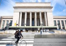 Việc thi công các cây cầu trên đường Market sẽ khiến một số làn đường gần Ga 30th Street bị đóng.