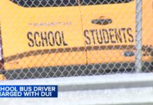 Tài xế xe buýt Montco bị buộc tội lái xe trong tình trạng say xỉn sau khi suýt gây tai nạn với chiếc xe chở 54 học sinh