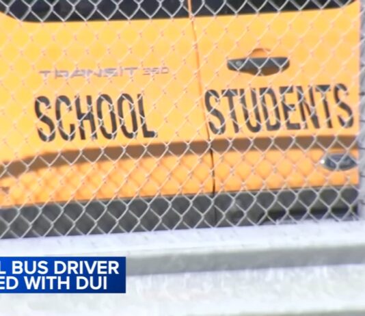 Tài xế xe buýt Montco bị buộc tội lái xe trong tình trạng say xỉn sau khi suýt gây tai nạn với chiếc xe chở 54 học sinh