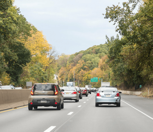 Các làn đường trên đường cao tốc I-95 và I-76 sẽ bị đóng cửa trong hai tuần để dọn dẹp cầu.